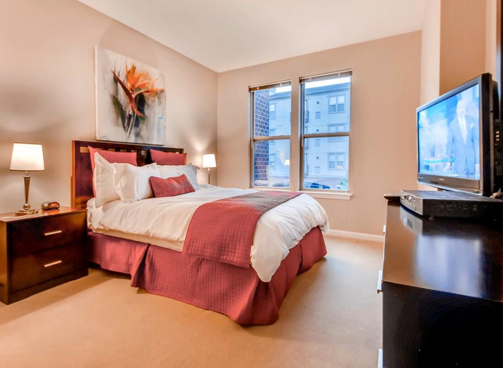Bluebird Suites In Downtown Providence Esterno foto